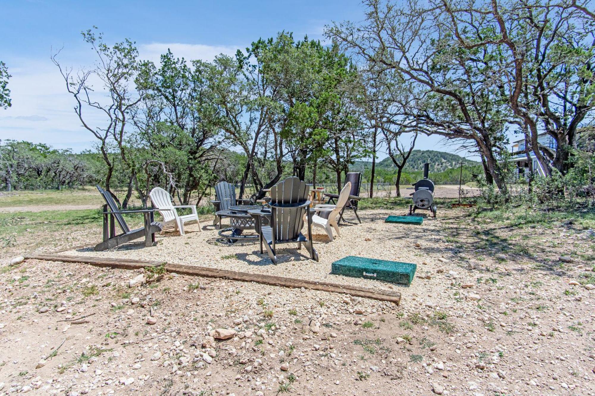 Lucky Star Ranch - Stargazer Tarpley Exterior foto